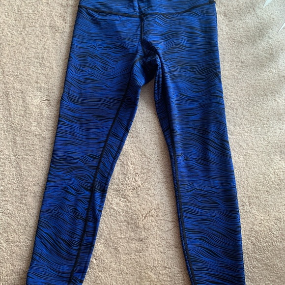Lululemon Wunder Under 8 - Black and Royal Blue - Picture 3 of 4